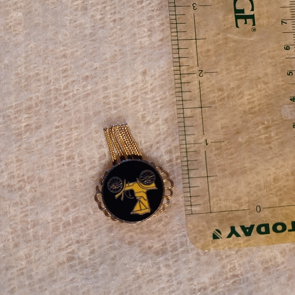 Vintage 1910s car brooch with tassel brooch - Picture 4 of 5